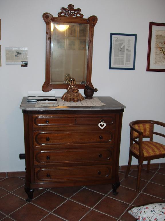 Cascina Nel Bosco Bed and Breakfast Moncucco Torinese Habitación foto