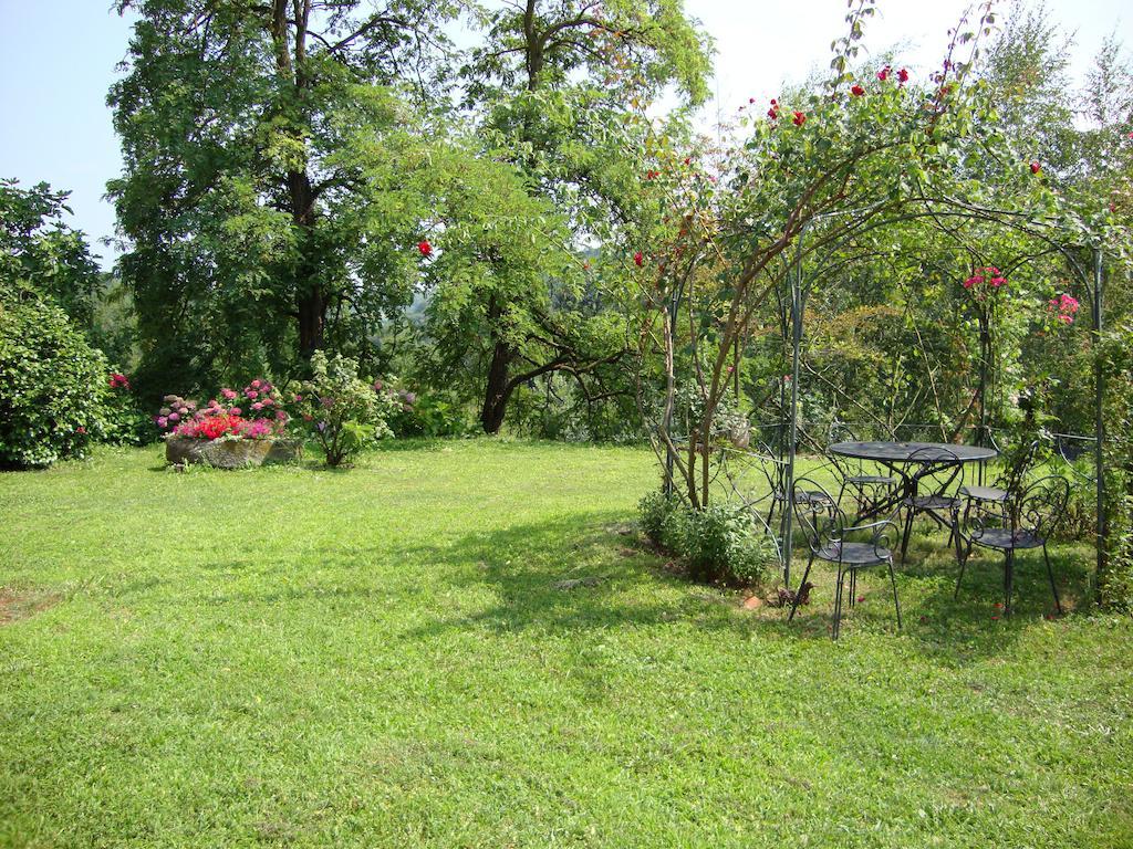 Cascina Nel Bosco Bed and Breakfast Moncucco Torinese Exterior foto